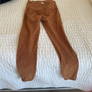 Vuori Rust Leggings - Palo Santo color